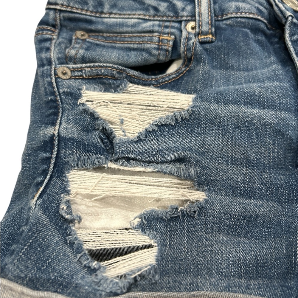 American Eagle Women’s Shorts Size 8 Distressed Dark Medium Wash Hi Rise Shortie - Picture 8 of 10